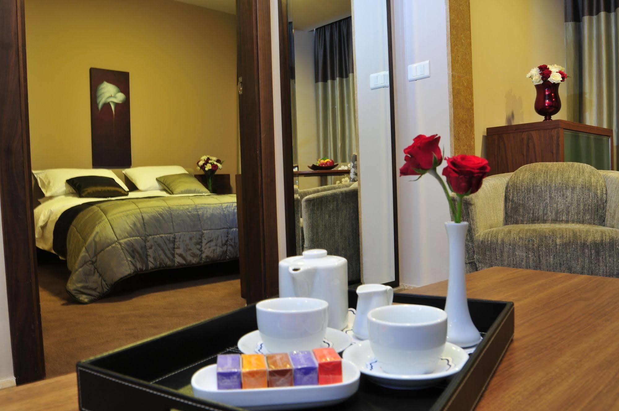 City Suite Hotel Beirut Room photo